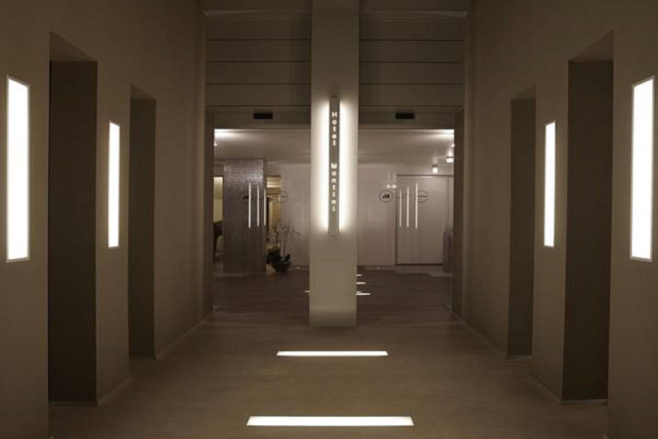 蒙缇尼利纳特机场酒店 佩斯基耶拉博罗梅奥 外观 照片